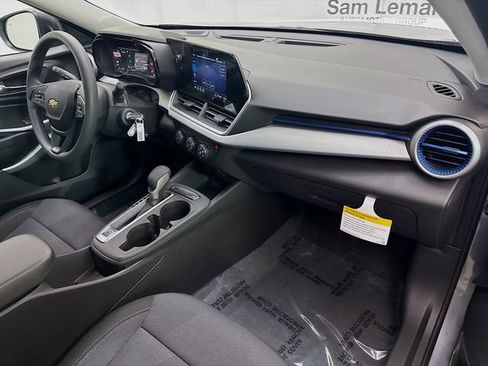 New 2026 Chevrolet Trax LS image 27