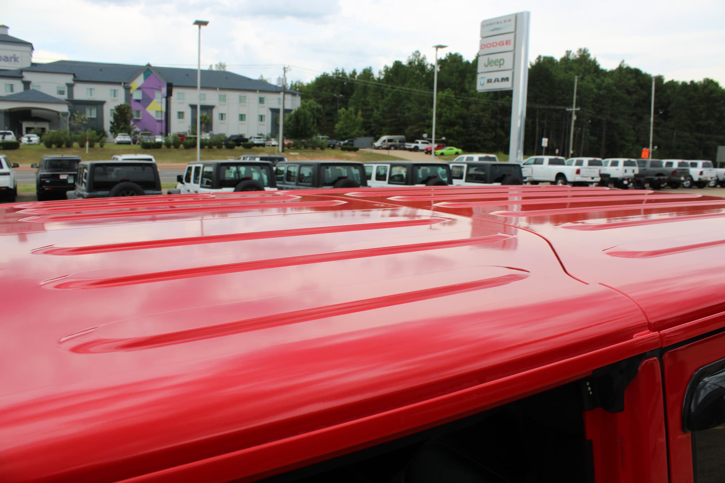 Used 2015 Jeep Wrangler Unlimited Rubicon w/ Connectivity Group AWD/4WD image 25