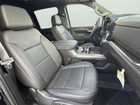 Used 2025 Chevrolet Silverado 2500 LTZ w/ LTZ Premium Package image 50