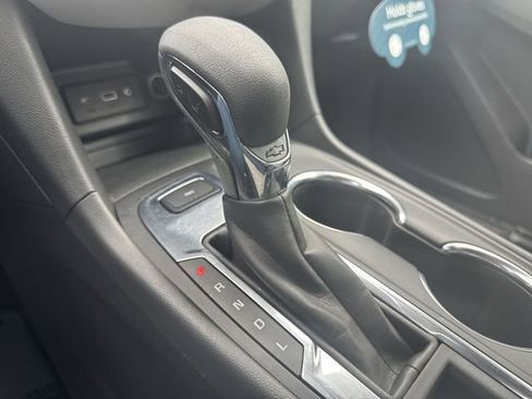 Certified 2023 Chevrolet Equinox LS AWD/4WD image 17