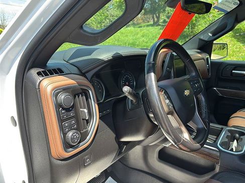 Used 2019 Chevrolet Silverado 1500 High Country w/ High Country Premium Package AWD/4WD image 13