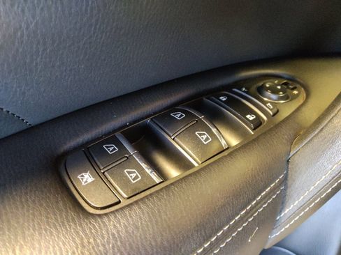 Used 2015 INFINITI QX80 2WD w/ Deluxe Technology Package image 27