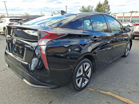 Used 2018 Toyota Prius Four Touring image 4