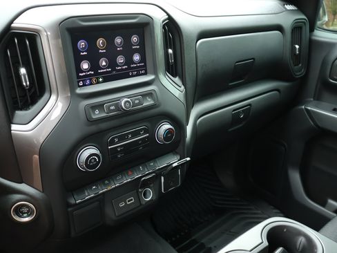 Used 2022 Chevrolet Silverado 1500 Custom image 17