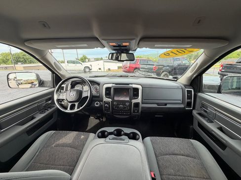 Used 2019 RAM 1500 Classic SLT w/ Black Appearance Group AWD/4WD image 21