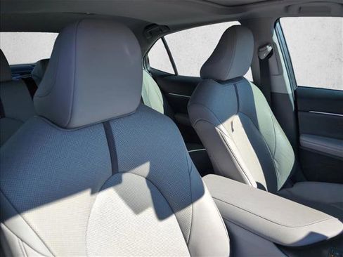 Used 2021 Toyota Camry XLE image 25