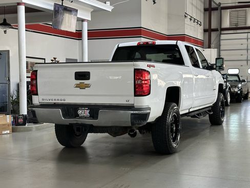 Used 2018 Chevrolet Silverado 3500 LT AWD/4WD image 2