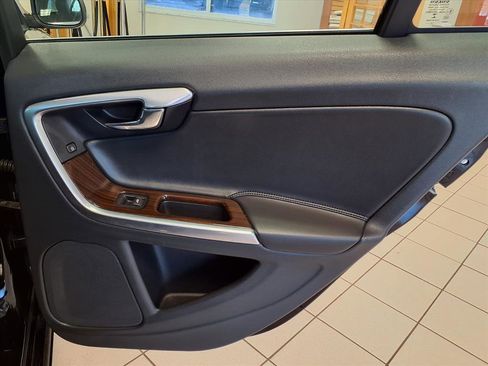 Used 2016 Volvo S60 T5 Premier w/ Climate Package image 13