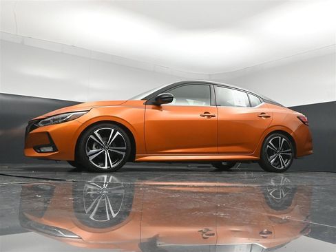 Used 2020 Nissan Sentra SR w/ Premium Package FWD image 27