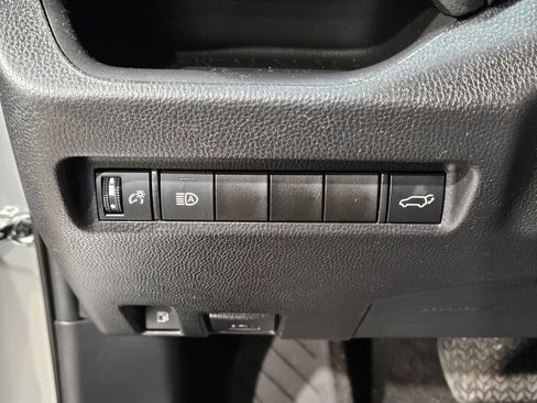 Used 2022 Toyota RAV4 XLE w/ Convenience Package image 26