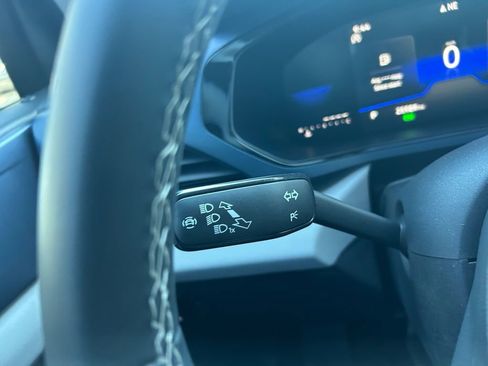 Certified 2023 Volkswagen Taos SE image 23