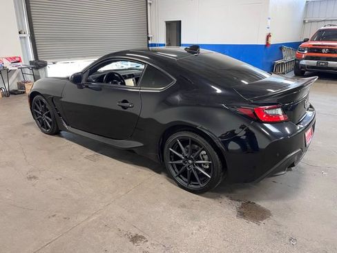Used 2023 Toyota GR86 Premium w/ ALL Weather Mat Package (TMS) image 5