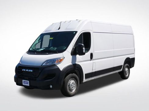 Used 2025 RAM ProMaster 2500 w/ Convenience Group FWD image 9
