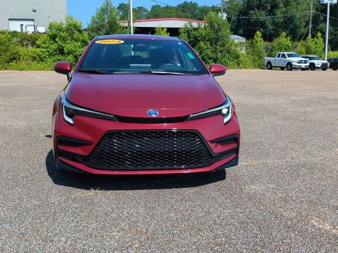 Used 2023 Toyota Corolla SE FWD image 2