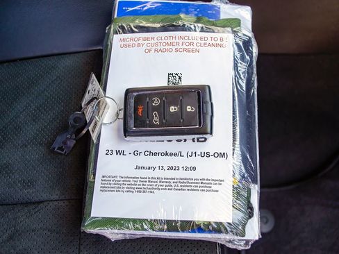 Used 2023 Jeep Grand Cherokee L Laredo AWD/4WD image 41