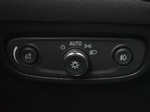 Used 2021 Buick Encore GX Preferred w/ Sport Touring Package image 17