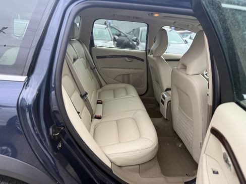 Used 2013 Volvo XC70 3.2 image 12