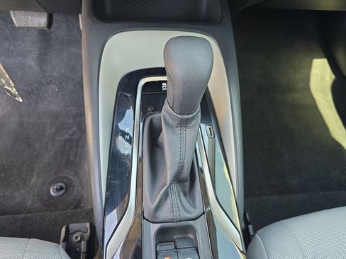Used 2022 Toyota Corolla LE FWD image 18