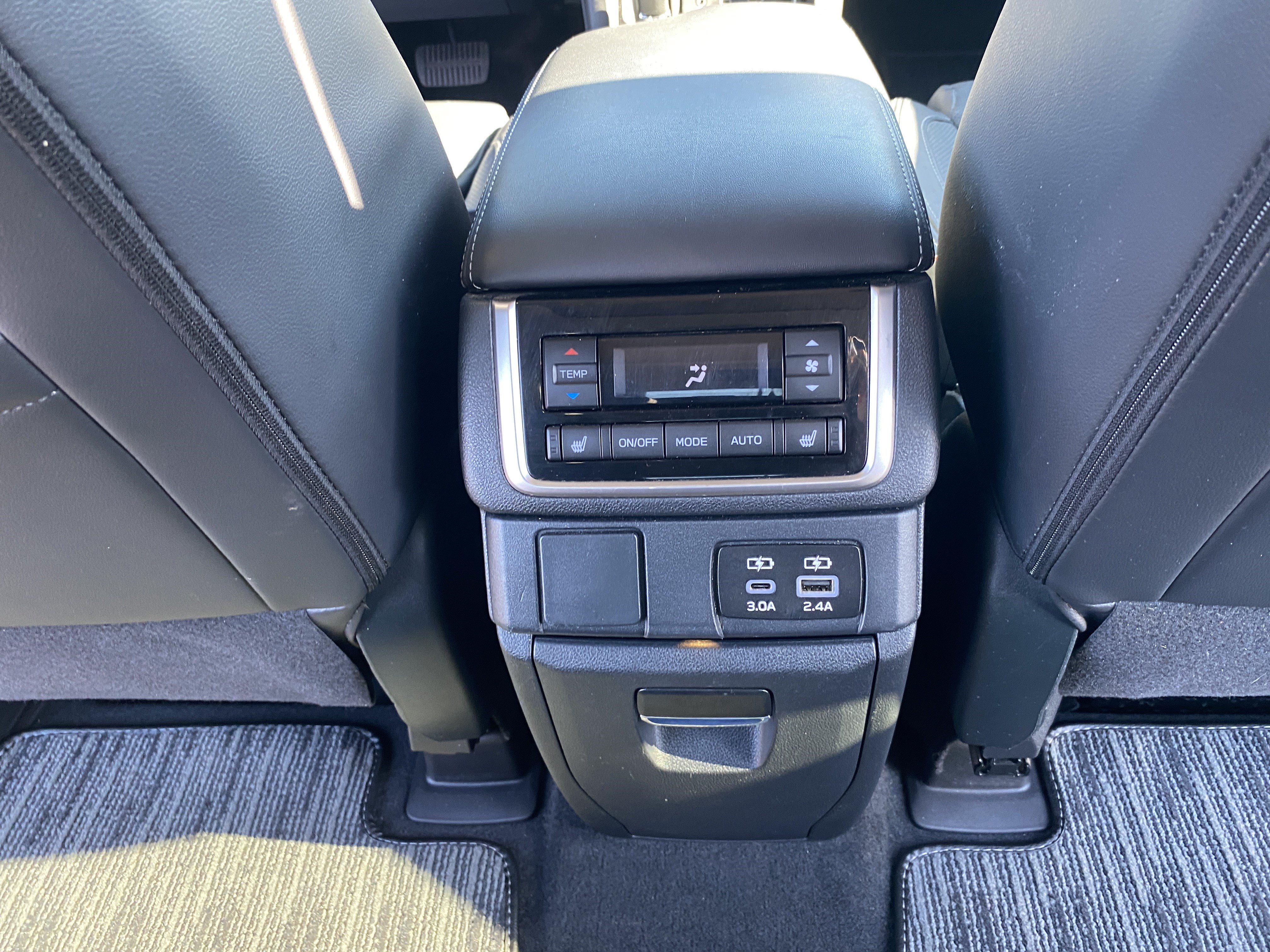 Used 2023 Subaru Ascent Limited w/ Technology Package AWD/4WD image 24