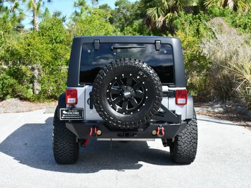 Used 2016 Jeep Wrangler Unlimited Rubicon w/ Connectivity Group AWD/4WD image 29