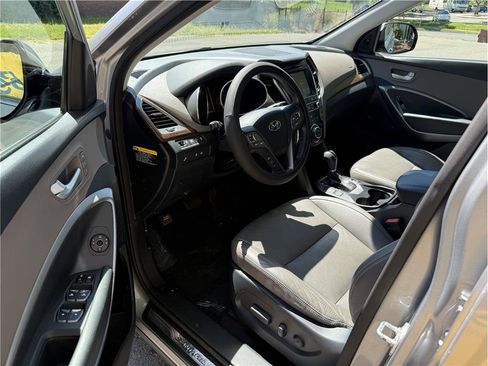 Used 2017 Hyundai Santa Fe Limited FWD image 14