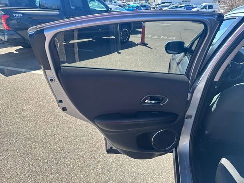 Used 2019 Honda HR-V EX image 36
