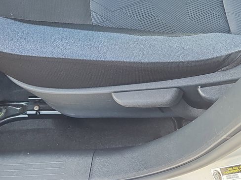 Used 2023 Nissan Versa SV image 10