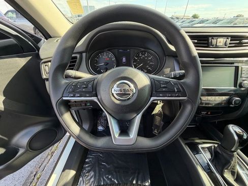 Used 2020 Nissan Rogue S FWD image 27