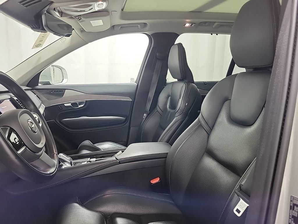 Used 2022 Volvo XC90 T8 Inscription AWD/4WD image 3