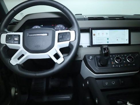 Certified 2023 Land Rover Defender 90 S AWD/4WD image 15