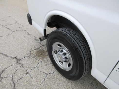 Used 2021 Chevrolet Express 2500 2500 Cargo w/ Driver Convenience Package image 18