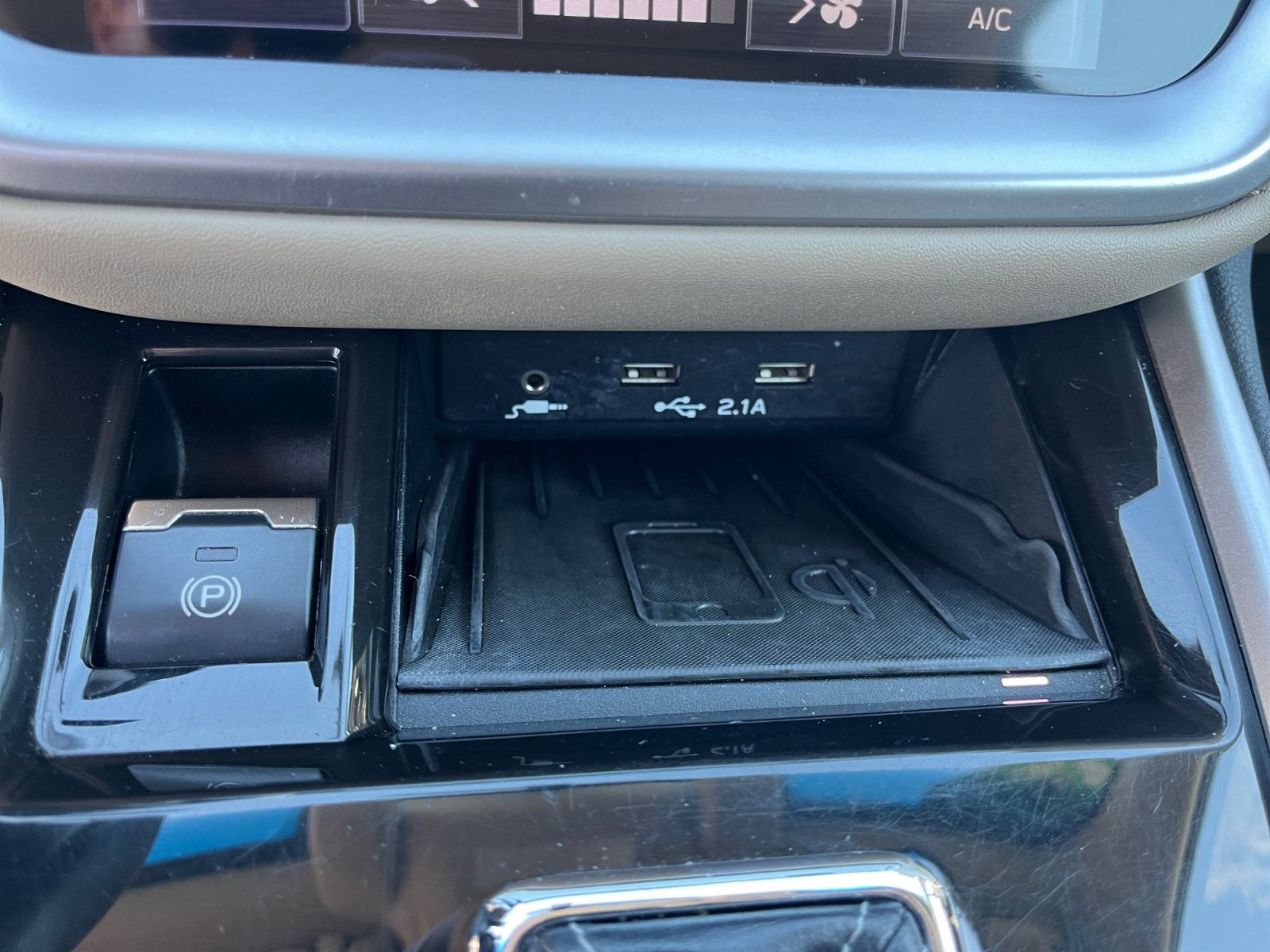 Certified 2022 Subaru Outback Limited AWD/4WD image 31