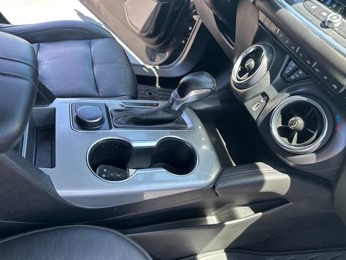 Certified 2020 Chevrolet Blazer LT w/ LPO, Black Grille Bar Package FWD image 28
