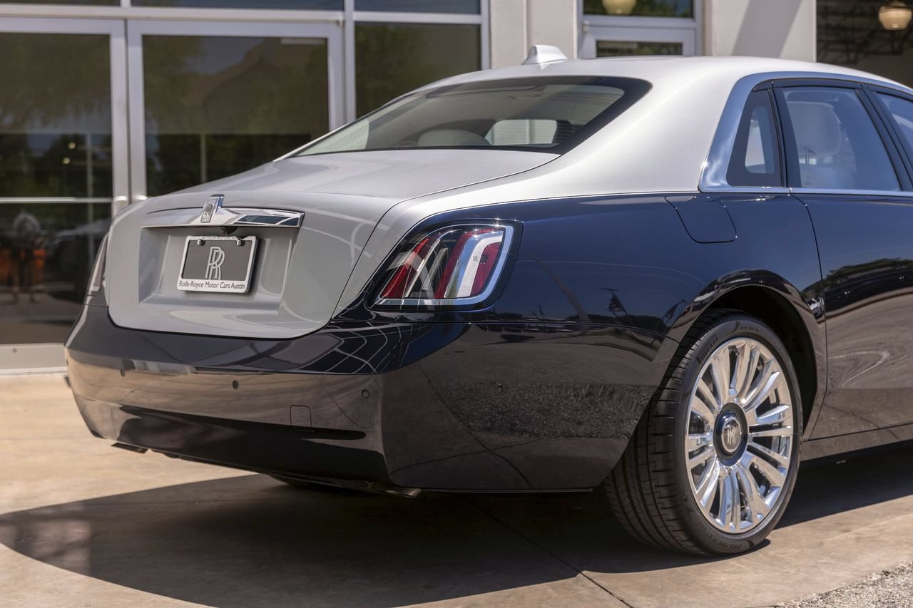 Certified 2025 Rolls-Royce Ghost AWD/4WD image 13
