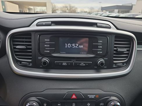 Used 2016 Kia Sorento LX image 24