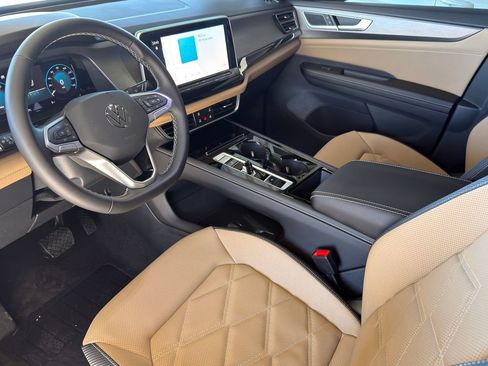 New 2026 Volkswagen Atlas Cross Sport SE FWD image 10