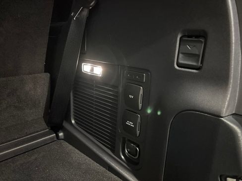 Used 2025 Ford Expedition Tremor AWD/4WD image 31