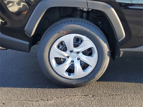 New 2025 Toyota RAV4 LE image 5