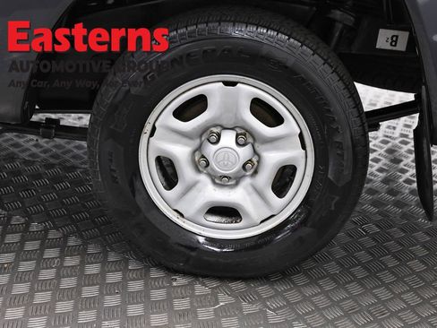 Used 2015 Toyota Tacoma 2WD Access Cab image 32