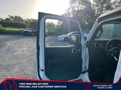 Used 2020 Jeep Wrangler Unlimited Rubicon AWD/4WD image 11