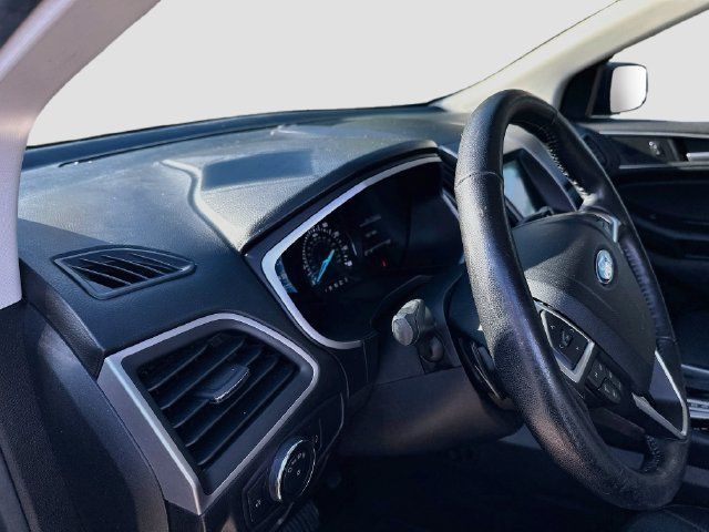 Used 2017 Ford Edge SEL w/ Equipment Group 201A AWD/4WD image 10