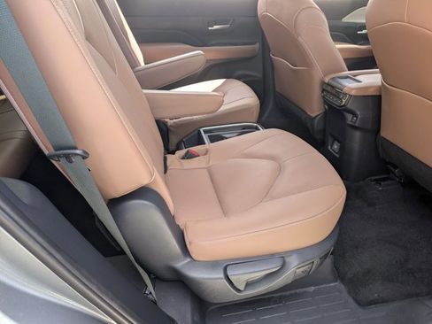 Certified 2025 Toyota Grand Highlander AWD image 18