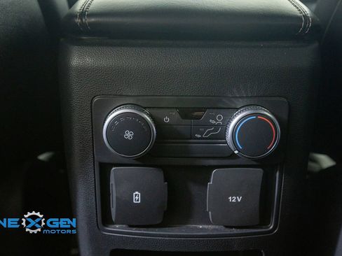 Used 2020 Ford Explorer XLT w/ Equipment Group 202A AWD/4WD image 32