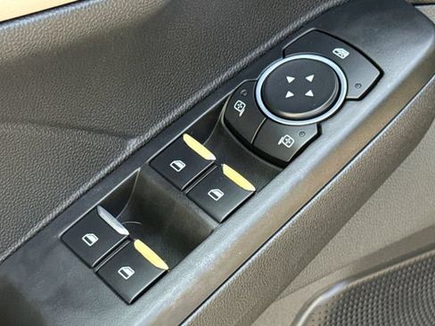 Used 2022 Ford Escape SE w/ SE Sport Appearance Package FWD image 19