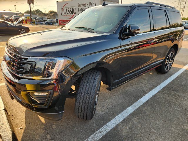 Used 2021 Ford Expedition Limited RWD image 3