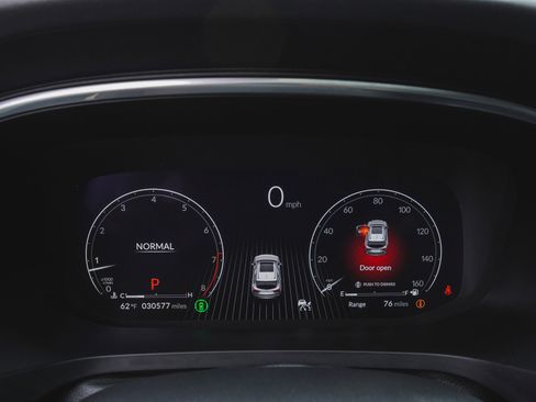 Used 2023 Acura MDX SH-AWD w/ Technology Package image 16