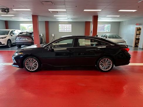 Certified 2022 Toyota Avalon Limited w/ Advanced Safety Package FWD image 6