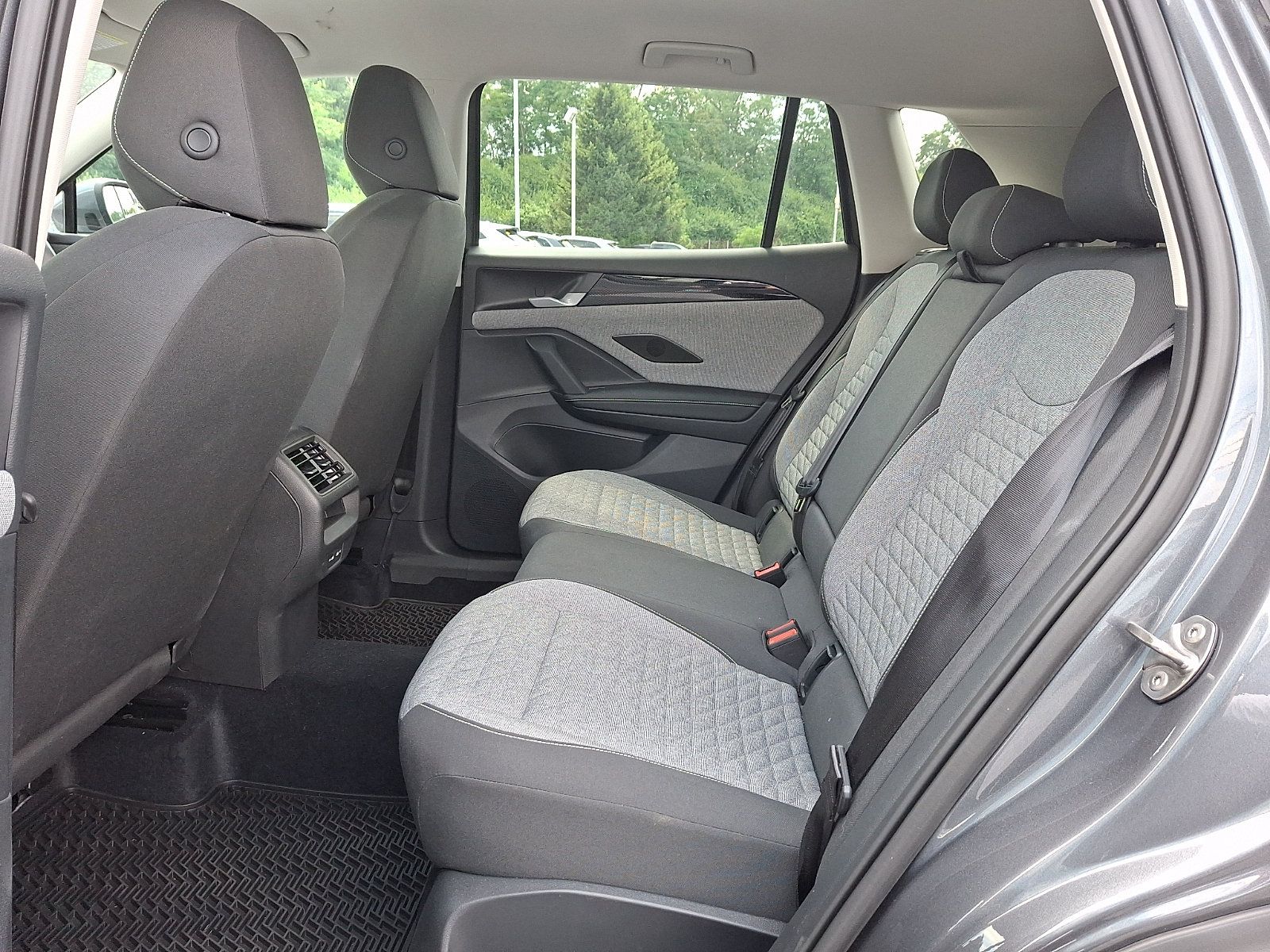 Used 2025 Volkswagen Tiguan S AWD/4WD image 11