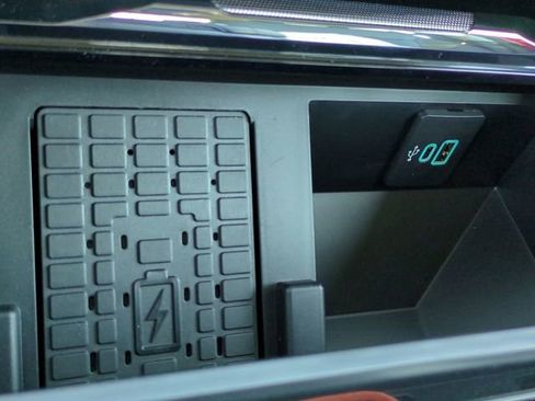 New 2026 Ford F250 Lariat w/ Black Appearance Package image 25