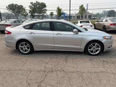 Used 2015 Ford Fusion Titanium FWD image 4